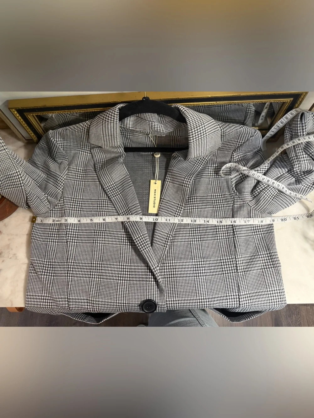 NWT Max Studio Men’s Grey Plaid Single-Button Blazer